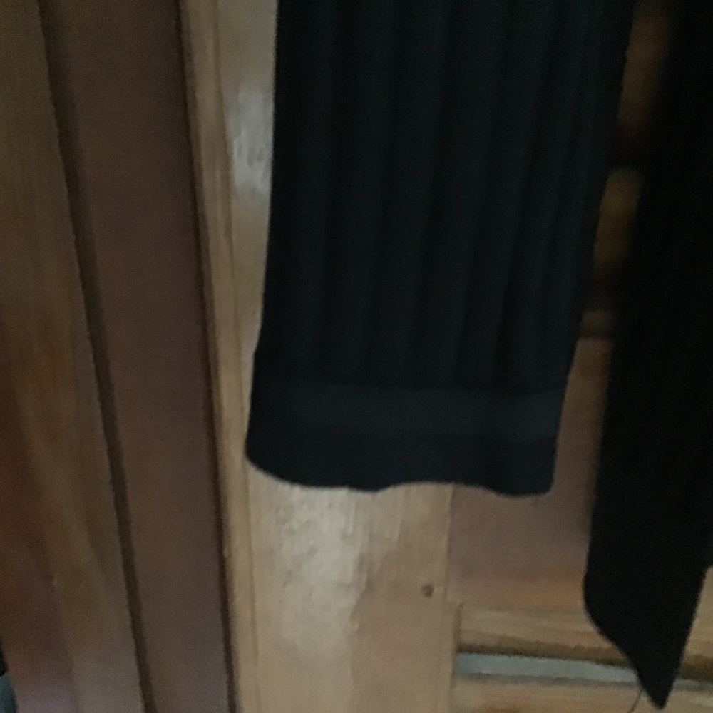 Exclusively Misook Black Ribbed Silver Logo Top. M - image 4